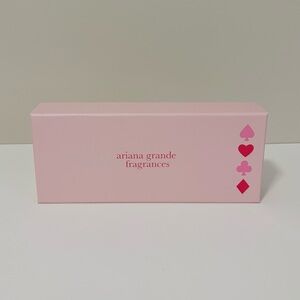 Ariana Grande Fragrances Poker Set Pink Coquette